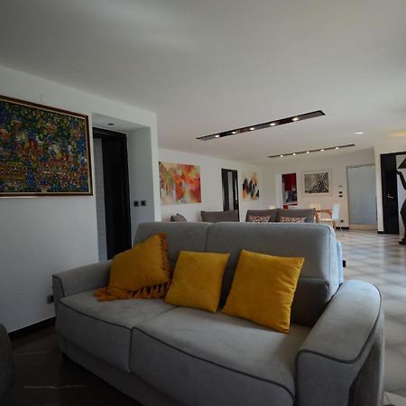 Pikes Villa Pulfero Luaran gambar